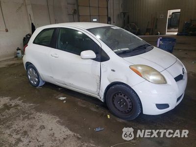 Czwarte zdjęcie samochodu z boku: 2010 TOYOTA YARIS BASE VIN:JTDJT4K33A5293097 - miniatura