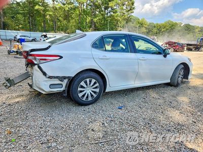 Trzecie zdjęcie samochodu z tyłu: 2019 TOYOTA CAMRY L VIN:4T1B11HK8KU737892 - miniatura
