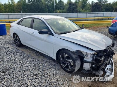 Czwarte zdjęcie samochodu z boku: 2025 HYUNDAI ELANTRA SEL SPORT VIN:KMHLM4DG1SU876941 - miniatura