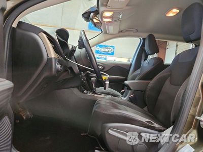 Zdjęcie 7 z 13 samochodu: 2015 JEEP CHEROKEE LATITUDE VIN:1C4PJMCB3FW755519 - miniatura