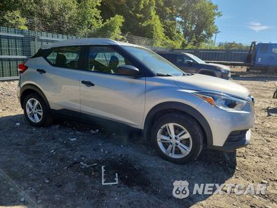 Czwarte zdjęcie samochodu z boku: 2018 NISSAN KICKS S VIN:3N1CP5CU9JL506518 - miniatura