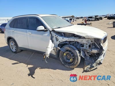 Czwarte zdjęcie samochodu z boku: 2015 BMW X5 XDRIVE35I VIN:5UXKR0C5XF0K62718 - miniatura