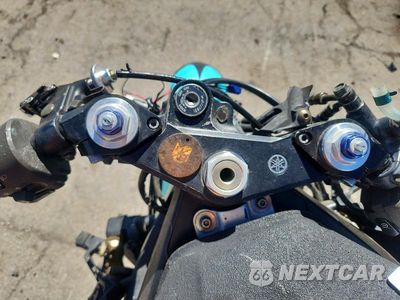 Zdjęcie 7 z 9 samochodu: 2003 YAMAHA YZFR6 L VIN:JYARJ06E43A007938 - miniatura