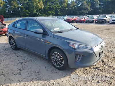 Czwarte zdjęcie samochodu z boku: 2021 HYUNDAI IONIQ SE VIN:KMHC75LJ6MU082112 - miniatura