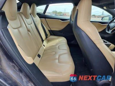 Zdjęcie 10 z 12 samochodu: 2015 TESLA MODEL S 90D VIN:5YJSA1V28FF097383 - miniatura