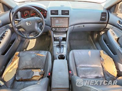 Zdjęcie 8 z 13 samochodu: 2004 HONDA ACCORD EX VIN:1HGCM66584A093083 - miniatura