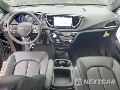 Zdjęcie 8 z 13 samochodu: 2025 CHRYSLER PACIFICA HYBRID SELECT VIN:2C4RC1S75SR563102 - miniatura
