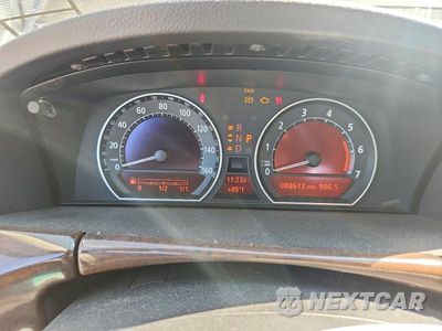 Zdjęcie 9 z 12 samochodu: 2007 BMW 750 VIN:WBAHN83557DT75764 - miniatura