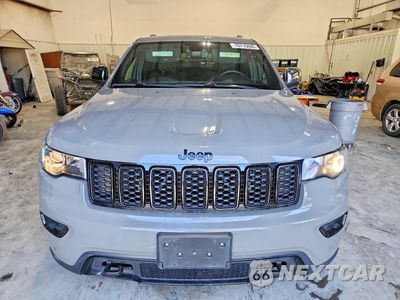 Piąte zdjęcie samochodu w środku: 2019 JEEP GRAND CHEROKEE LAREDO VIN:1C4RJFAG3KC595155 - miniatura