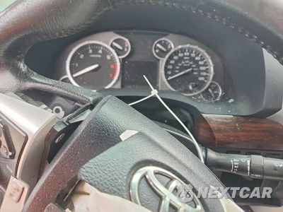 Zdjęcie 9 z 12 samochodu: 2017 TOYOTA TUNDRA CREWMAX LIMITED VIN:5TFHW5F10HX604228 - miniatura