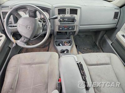 Zdjęcie 8 z 12 samochodu: 2006 DODGE DAKOTA QUAD SLT VIN:1D7HW48N06S671762 - miniatura