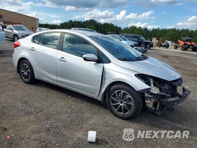 Czwarte zdjęcie samochodu z boku: 2016 KIA FORTE LX VIN:KNAFK4A62G5602603 - miniatura