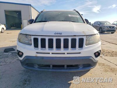 Piąte zdjęcie samochodu w środku: 2014 JEEP COMPASS SPORT VIN:1C4NJCBAXED829572 - miniatura