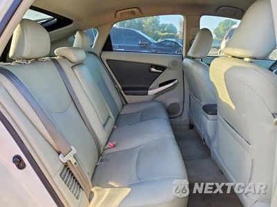 Zdjęcie 10 z 12 samochodu: 2010 TOYOTA PRIUS V VIN:JTDKN3DU1A0117810 - miniatura