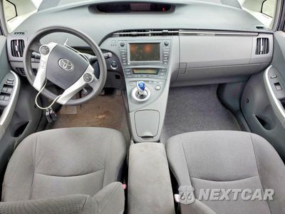 Zdjęcie 8 z 12 samochodu: 2010 TOYOTA PRIUS III VIN:JTDKN3DU7A1286109 - miniatura