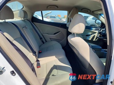 Zdjęcie 10 z 12 samochodu: 2015 KIA OPTIMA LX VIN:KNAGM4A75F5630904 - miniatura