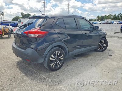Trzecie zdjęcie samochodu z tyłu: 2020 NISSAN KICKS SV VIN:3N1CP5CV8LL530871 - miniatura