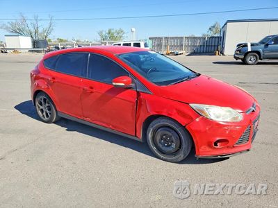 Czwarte zdjęcie samochodu z boku: 2013 FORD FOCUS SE VIN:1FADP3K22DL132944 - miniatura