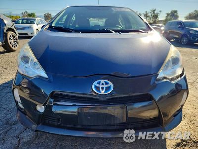 Piąte zdjęcie samochodu w środku: 2012 TOYOTA PRIUS C FOUR VIN:JTDKDTB34C1023916 - miniatura