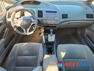 Zdjęcie 8 z 12 samochodu: 2009 HONDA CIVIC LX VIN:19XFA16559E051482 - miniatura