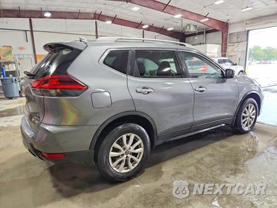 Trzecie zdjęcie samochodu z tyłu: 2018 NISSAN ROGUE SV VIN:5N1AT2MV5JC818705 - miniatura