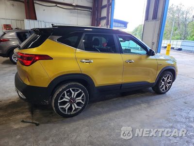 Trzecie zdjęcie samochodu z tyłu: 2021 KIA SELTOS SX VIN:KNDETCA2XM7060119 - miniatura