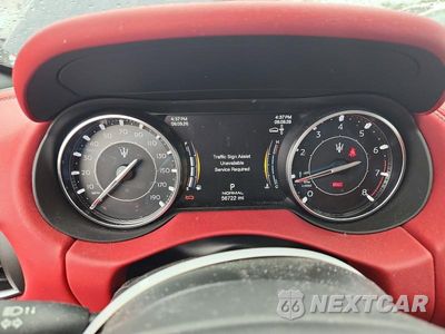 Zdjęcie 9 z 12 samochodu: 2023 MASERATI LEVANTE MODENA VIN:ZN661YUM6PX435611 - miniatura