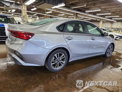 Trzecie zdjęcie samochodu z tyłu: 2023 KIA FORTE LXS VIN:3KPF24AD0PE615629 - miniatura