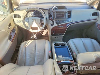 Zdjęcie 8 z 14 samochodu: 2011 TOYOTA SIENNA XLE 7-PASSENGER VIN:5TDDK3DC3BS004643 - miniatura