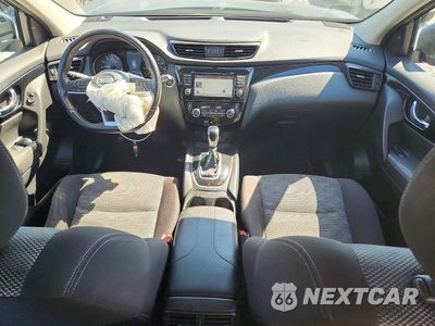 Zdjęcie 8 z 13 samochodu: 2017 NISSAN ROGUE SPORT SV VIN:JN1BJ1CR9HW104360 - miniatura