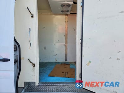 Zdjęcie 11 z 13 samochodu: 2015 FREIGHTLINER SPRINTER 2500 REFRIGERATED DELIVERY VAN VIN:WDYPE7CC5F5973907 - miniatura