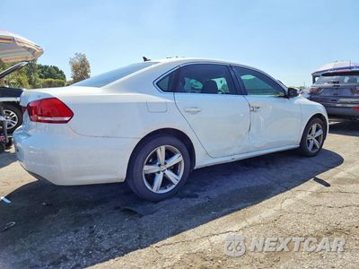 Trzecie zdjęcie samochodu z tyłu: 2013 VOLKSWAGEN PASSAT SE VIN:1VWBP7A37DC092182 - miniatura