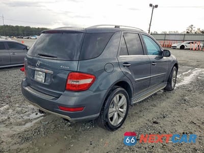 Trzecie zdjęcie samochodu z tyłu: 2010 MERCEDES-BENZ ML 350 4MATIC VIN:4JGBB8GBXAA601612 - miniatura