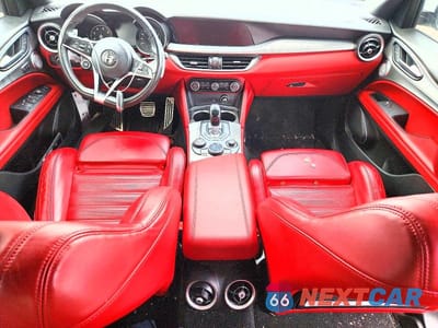 Zdjęcie 8 z 13 samochodu: 2019 ALFA ROMEO STELVIO TI VIN:ZASPAKBN1K7C30566 - miniatura