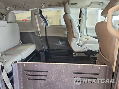 Zdjęcie 11 z 13 samochodu: 2020 TOYOTA SIENNA XLE 8-PASSENGER VIN:5TDYZ3DC1LS073541 - miniatura