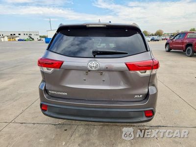 Zdjęcie 6 z 13 samochodu: 2017 TOYOTA HIGHLANDER XLE VIN:5TDKZRFH6HS188161 - miniatura