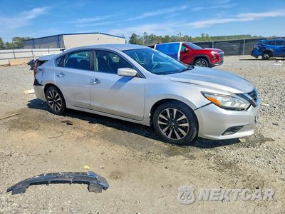 Czwarte zdjęcie samochodu z boku: 2018 NISSAN ALTIMA 2.5 SV VIN:1N4AL3AP2JC254212 - miniatura