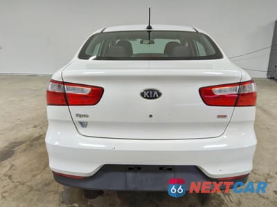 Zdjęcie 6 z 12 samochodu: 2016 KIA RIO LX VIN:KNADM4A37G6681638 - miniatura
