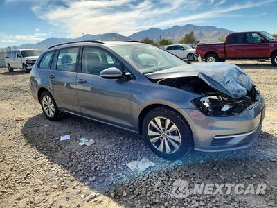 Czwarte zdjęcie samochodu z boku: 2018 VOLKSWAGEN GOLF SPORTWAGEN S VIN:3VW117AU6JM752454 - miniatura