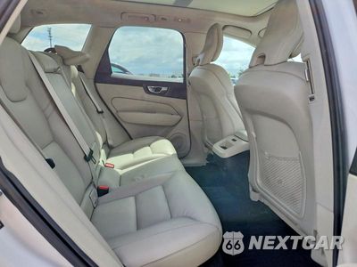 Zdjęcie 11 z 13 samochodu: 2022 VOLVO XC60 B5 MOMENTUM VIN:YV4L12RKXN1988204 - miniatura