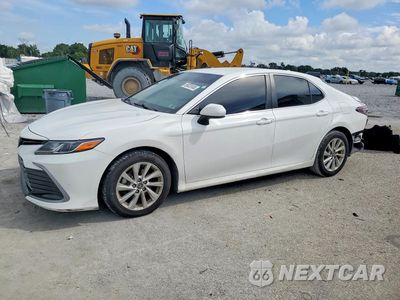 2023 TOYOTA CAMRY LE 4T1C11AK8PU813634 - główne zdjęcie licytacji z USA - miniatura