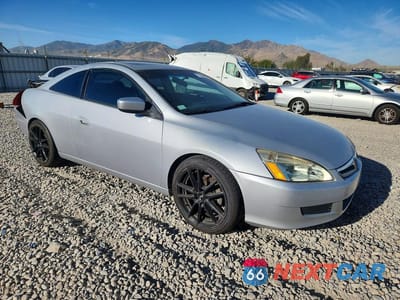 Czwarte zdjęcie samochodu z boku: 2005 HONDA ACCORD EX VIN:1HGCM82635A019033 - miniatura
