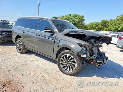 Czwarte zdjęcie samochodu z boku: 2025 LINCOLN NAVIGATOR BLACK LABEL VIN:5LMJJ2TG5SEL19138 - miniatura