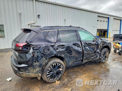 Trzecie zdjęcie samochodu z tyłu: 2026 NISSAN ROGUE DARK ARMOR VIN:5N1BT3BA7TC743633 - miniatura