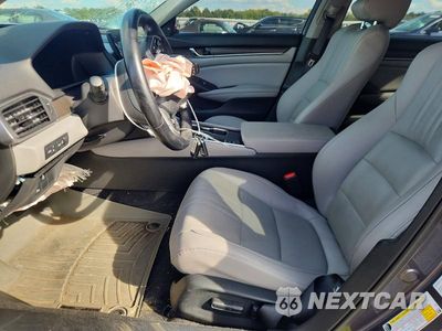 Zdjęcie 7 z 12 samochodu: 2018 HONDA ACCORD TOURING HYBRID VIN:1HGCV3F94JA004412 - miniatura