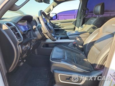 Zdjęcie 7 z 12 samochodu: 2021 RAM 1500 LARAMIE VIN:1C6SRFJT2MN732026 - miniatura