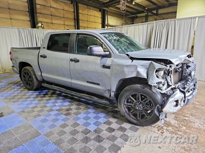 Czwarte zdjęcie samochodu z boku: 2020 TOYOTA TUNDRA CREWMAX SR5 VIN:5TFEY5F19LX262459 - miniatura
