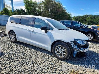 Czwarte zdjęcie samochodu z boku: 2024 CHRYSLER VOYAGER LX VIN:2C4RC1CG0RR113317 - miniatura