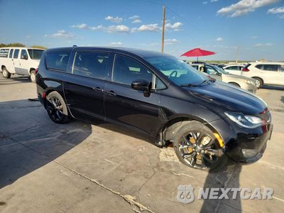 Czwarte zdjęcie samochodu z boku: 2020 CHRYSLER PACIFICA TOURING VIN:2C4RC1FG1LR229404 - miniatura