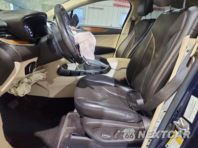 Zdjęcie 7 z 13 samochodu: 2016 LINCOLN MKC RESERVE VIN:5LMCJ3D92GUJ27512 - miniatura